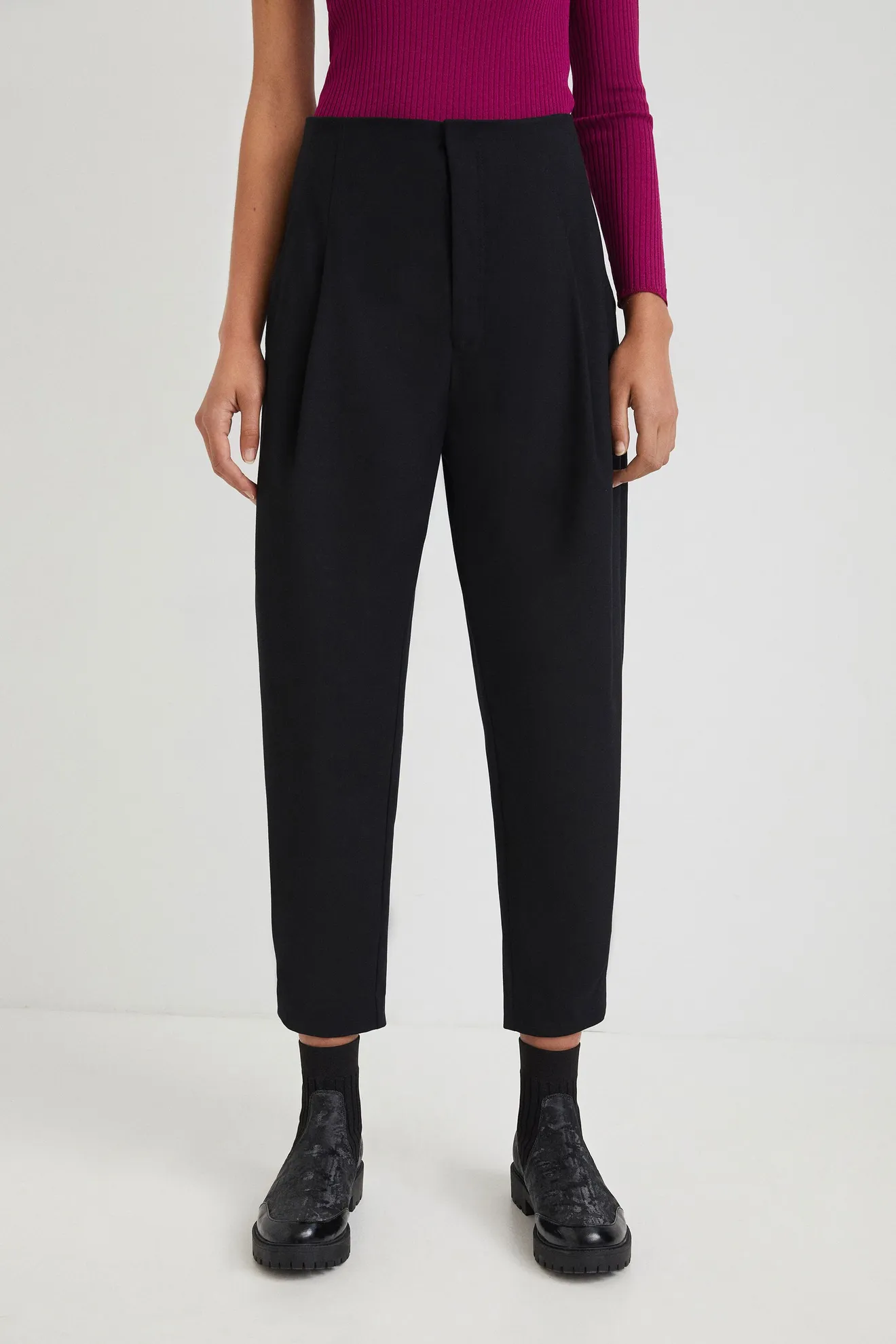 Pantalón negro pinzas