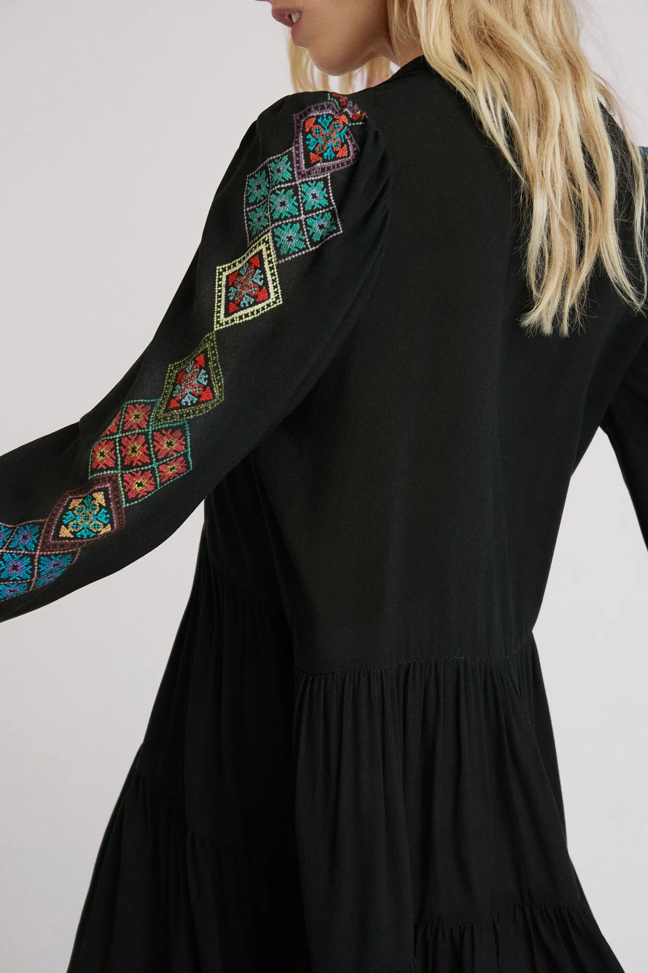 Vestido étnico con mangas - Imagen 4