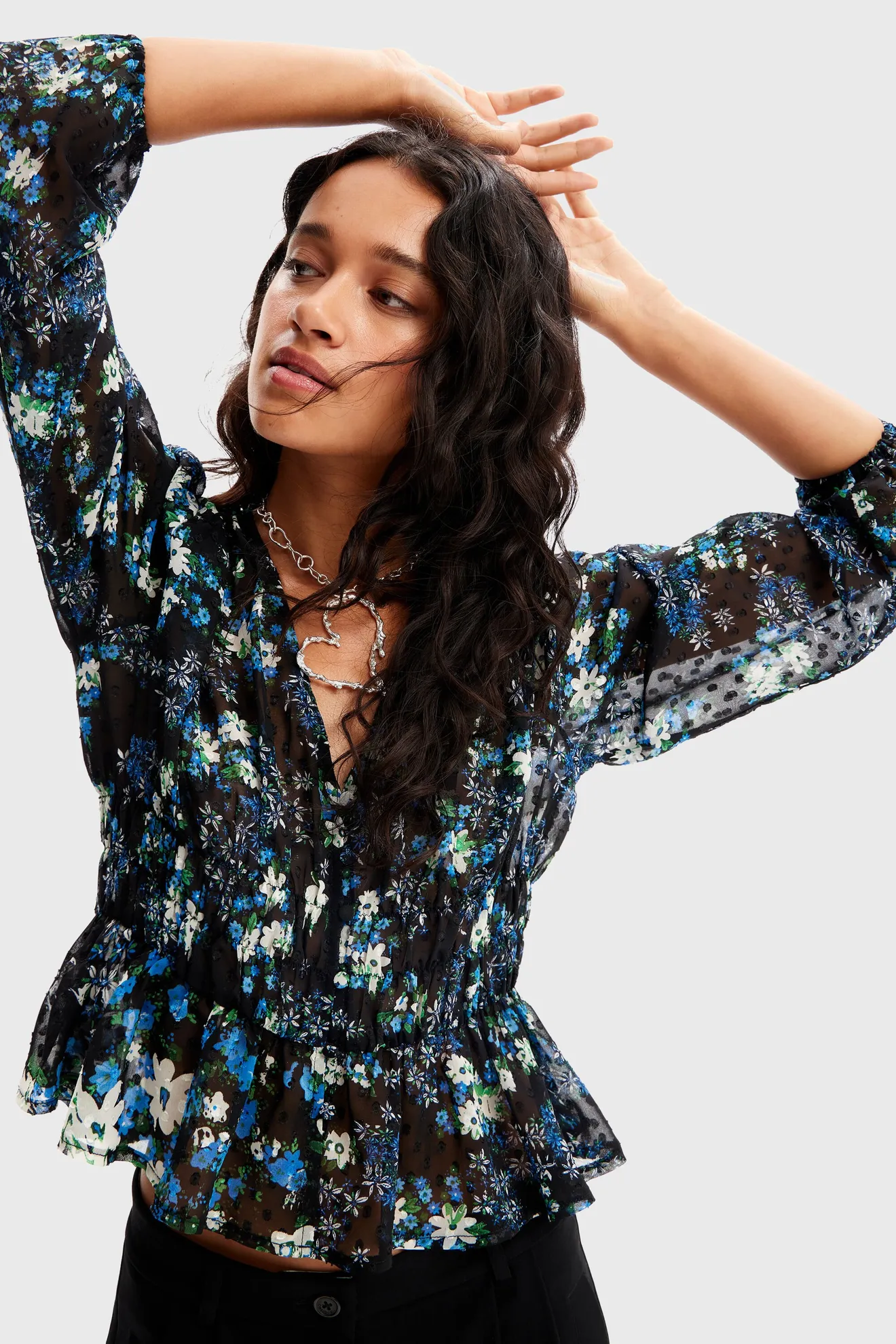 Camisa flores escotada