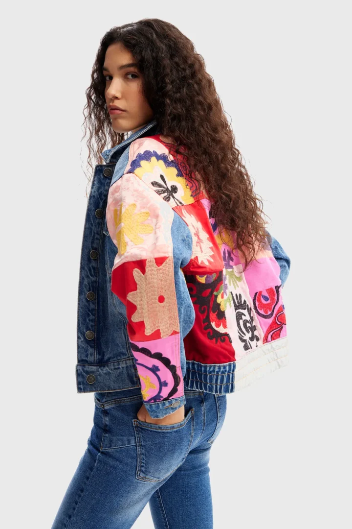 Cazadora mangas flores