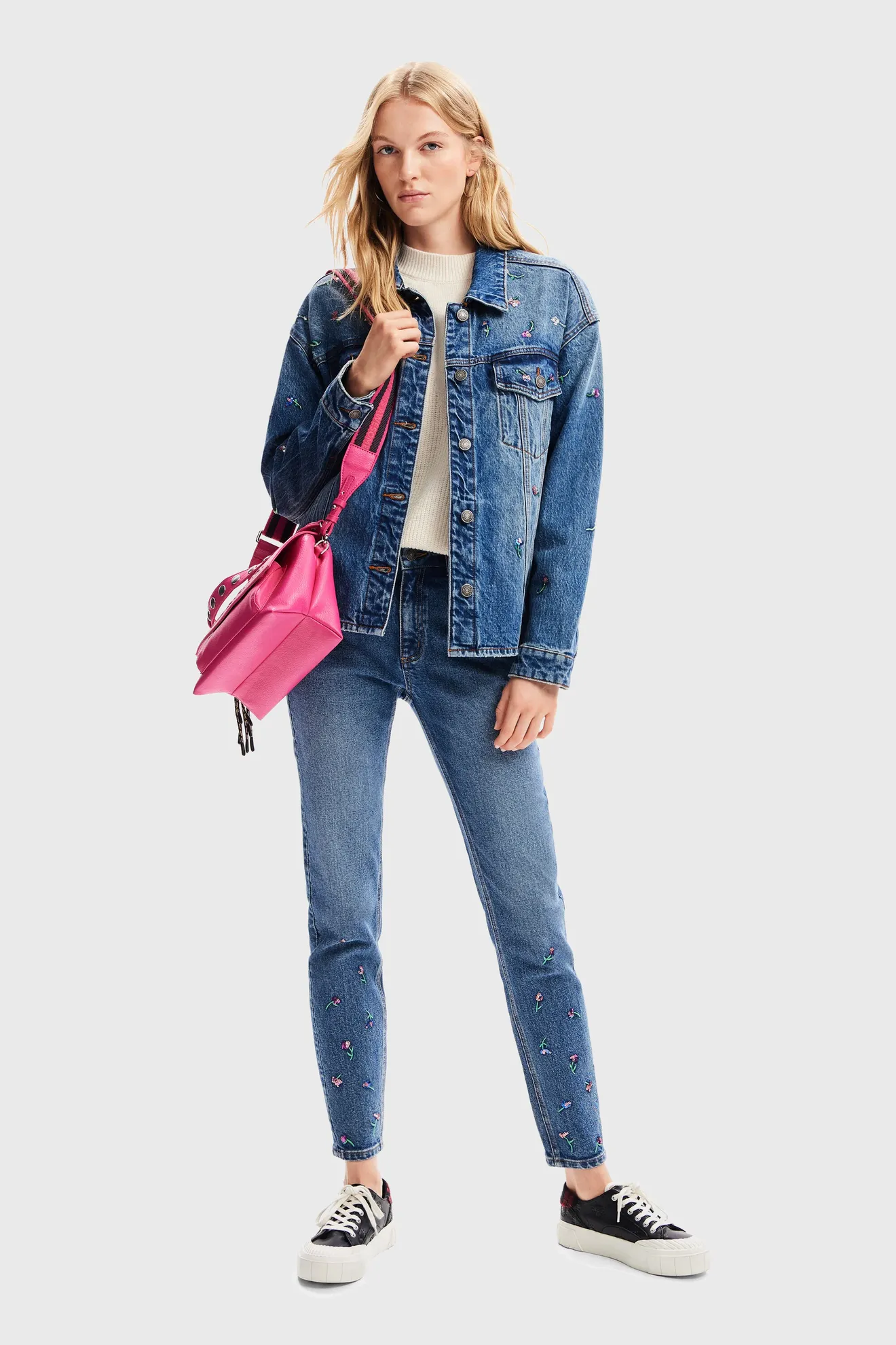 Vaqueros pitillo flores - Imagen 2